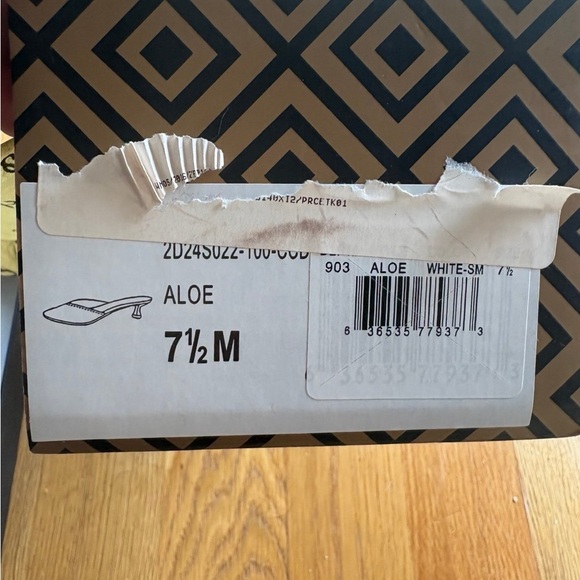 Charles David Cream Mules with Unique Heel size 7.5 - Picture 5 of 5